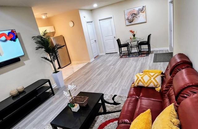 Charming & cozi Basement in a Family-Friendly Lanham Neighborhood, MD.