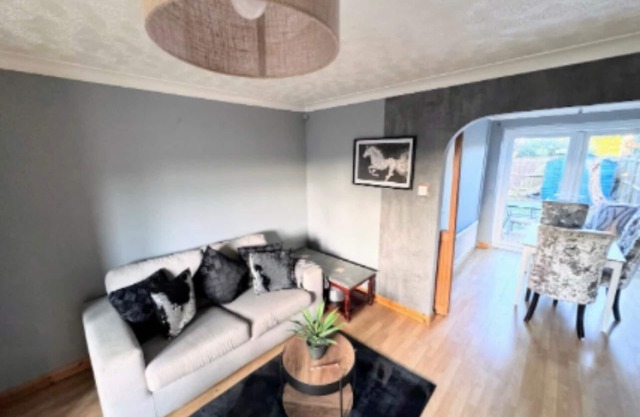 Charming & Cozy 3-Bed Home in Ashford – Perfect for Families & Contractors!