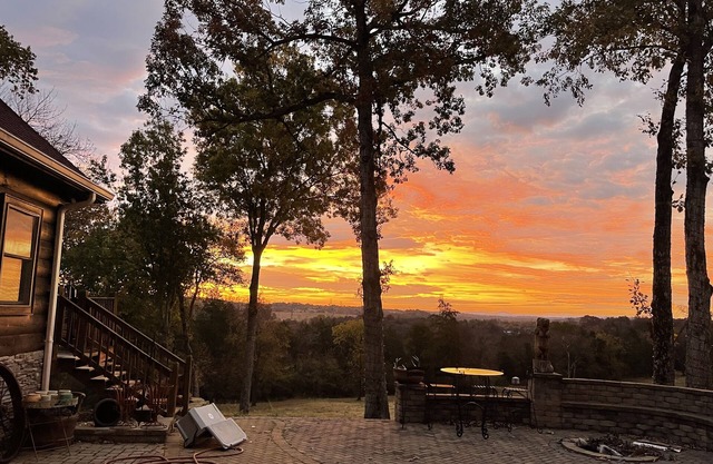 Charming Cozy Cabin Studio Close to Nashville with Great Tennessee Views