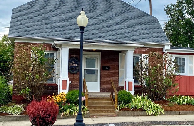 Charmant, confortable, Cottage - French Lick Quarters - Walk Casino / Resort, Pubs, etc.