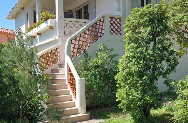 Charmante villa individuelle à 20m de la plage avec grande terrasse et vue mer