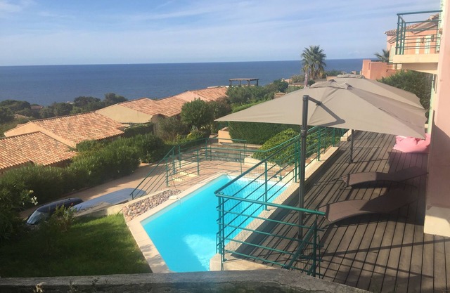 MAISON T5 indépendante de charme avec piscine- vue mer - Les hauts de st florent