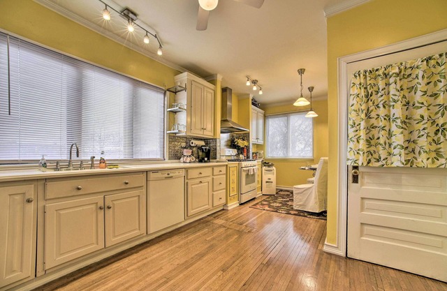 Charming Detroit Abode w/ Meditation Space!