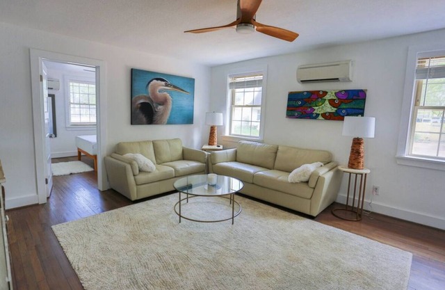 Charming, Dog friendly, 2-bedroom house near the Virginia Beach Oceanfront