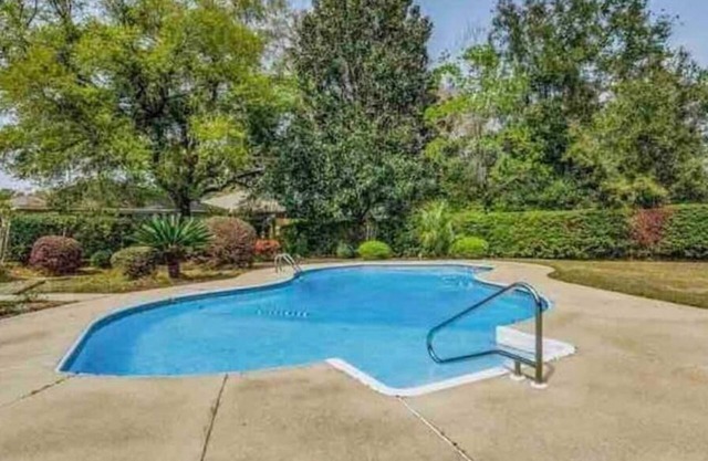 Charming Dog Friendly Pool Home-‘Cola Cabana