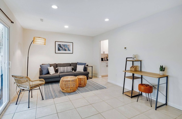 Charming Dulles Oasis 3bed/2.5ba/IAD Family/pet friendly