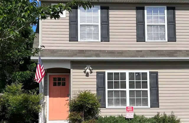 Charming Duplex in the heart of Leonardtown