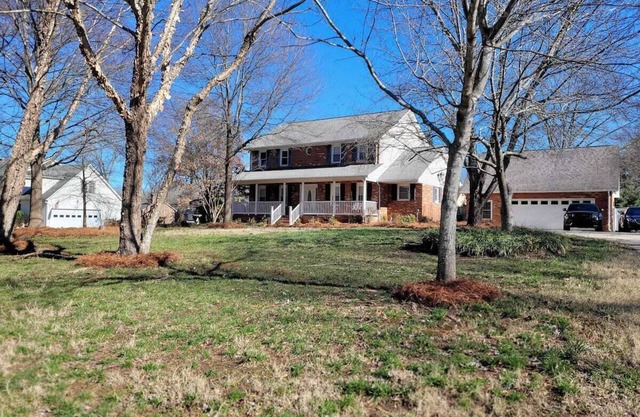 Charming Entire Harrisburg home with large yard.
