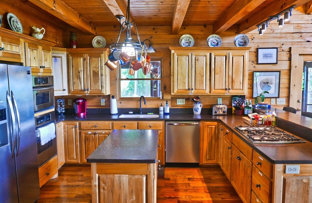 Charming Estate with sauna and hot tub