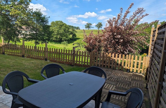 Charmant gîte en forêt avec terrasse et Wifi à Plombières-les-Bains