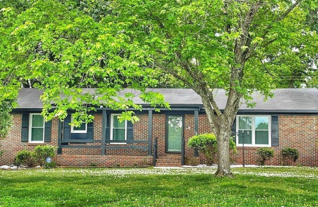 Charming Family Retreat | Near Parks | Fire Pit & Games