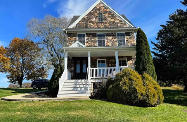 Charming Farmhouse In Quarryville,PA