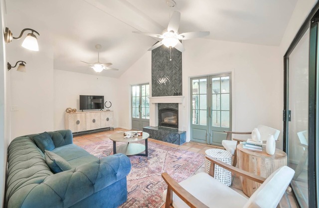 Charming Fig Garden Village Spanish style home!