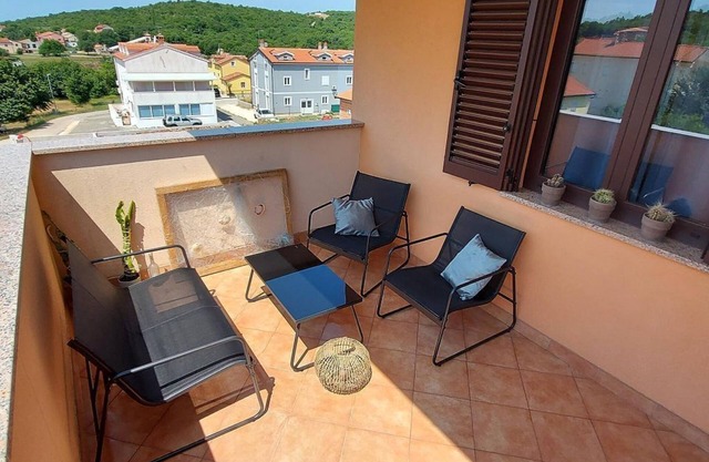 Charmant appartement près de Rovinj avec parking privé, climatisation, WiFi, lit bébé