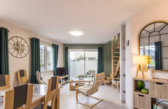 Charmante maison contemporaine à St Vaast la Hougue - 2 chambres, terrasse, cour privée, proche port