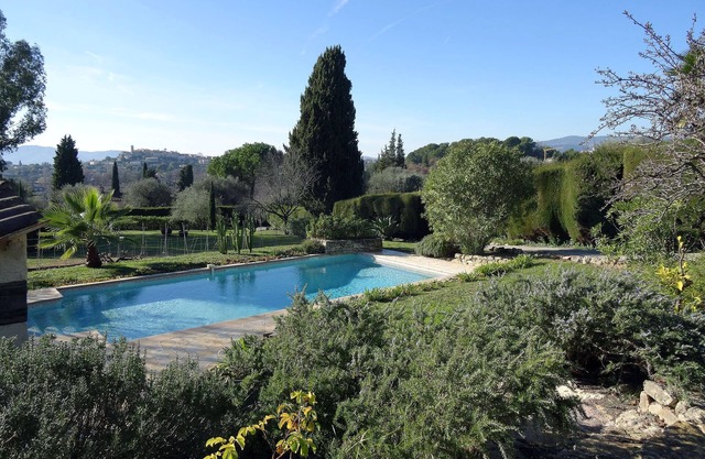 Maison charmante, pleine exposition, plein calme, belle vue provençale & piscine