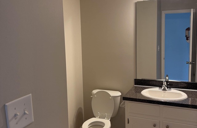 Charming fully furnished 3-bedroom townhome in Greenville