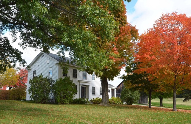 Charme, entièrement restaurée, Greek Revival House, champs agricoles Cadre