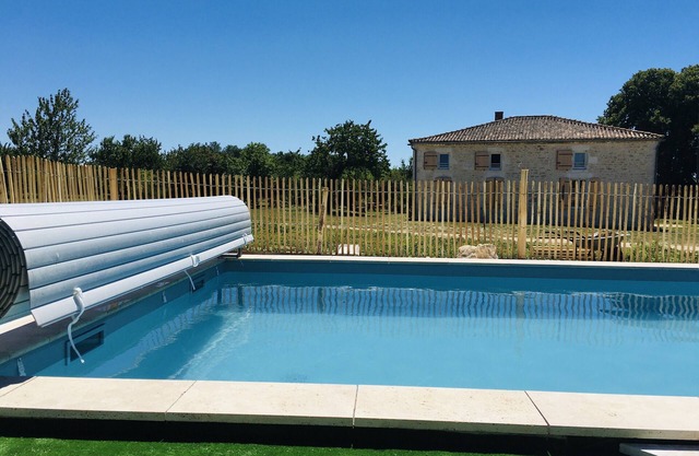 Meublé de charme 6 personnes au calme avec piscine et grand jardin