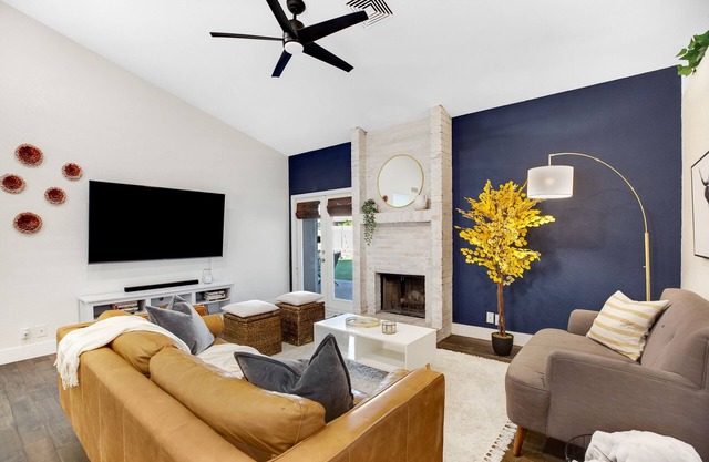 Charming Gilbert Home W/ BBQ, Hot Tub, & Freestone Park