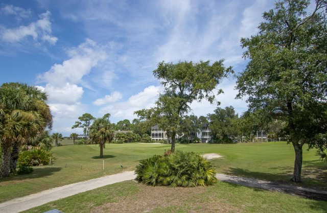 Charming Golf Course Cottage w/ WiFi & Grill - Near Marina & Boathouse