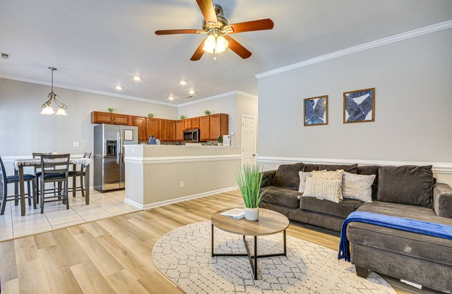 Charming Greensboro Townhouse with Back Patio!