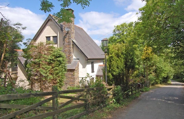 Charming Guest House in Cornish countryside - Demelza Cottage