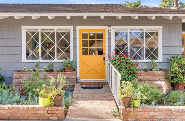 Charming guest house in Riverside near Mission Inn, Downtown and Colleges