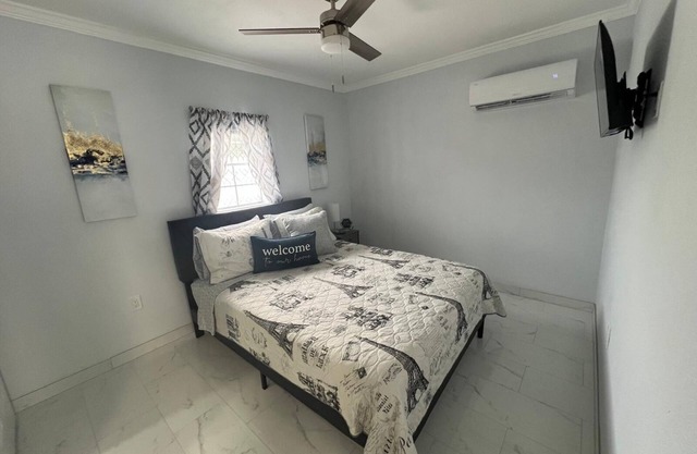 Charming guesthouse B 1-bedroom in North Lakeland with full kitchen, WiFi, AC