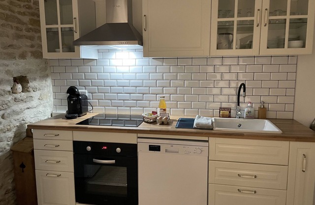 Charmante maison 5 à 6 personnes, avec Sauna, et sa cour privée.