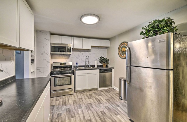 NEW! Charming Hampton Home < 2 Mi to Buckroe Beach