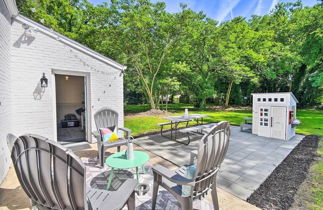 Charming Hampton Home w/ Yard: 2 Mi to Beach!