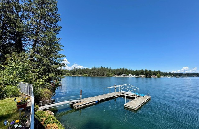 Hayden charmant près du lac de chèvrefeuille et à quelques minutes de la ville