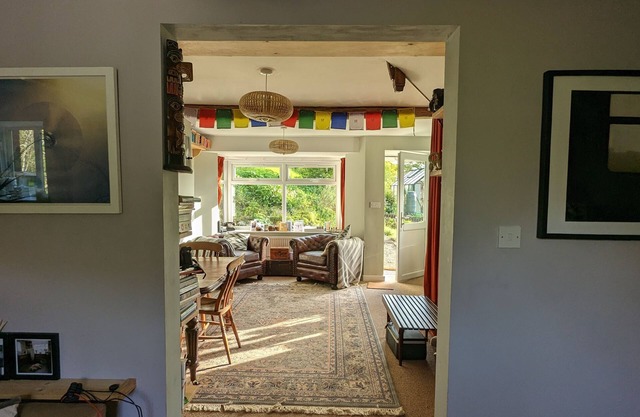 Charming hillside 3 bedroom cottage with sauna