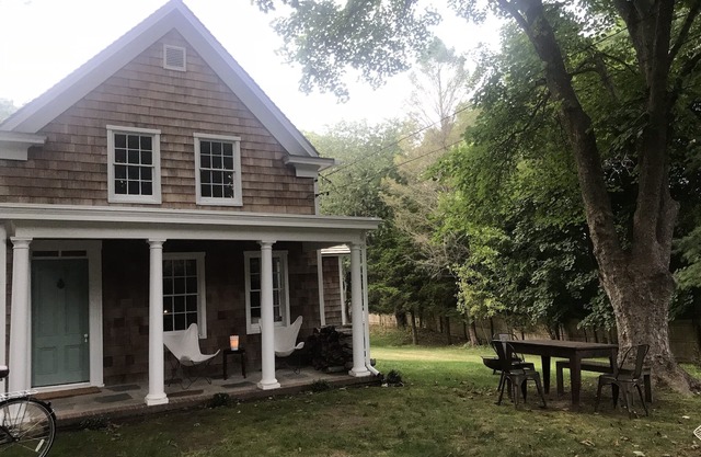 Charme, Cottage historique