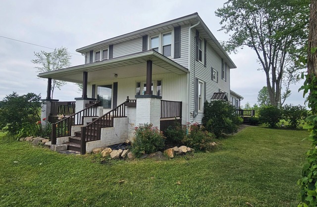 Charming & Historic 4-bedroom Farmhouse in Rock Creek with HVAC, WiFi
