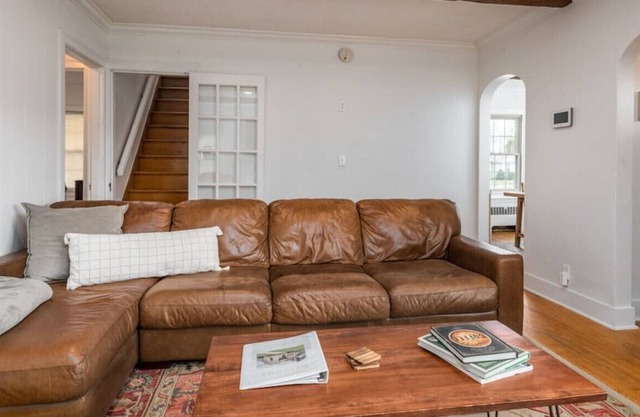Cozy Cottage minutes from Louisville!