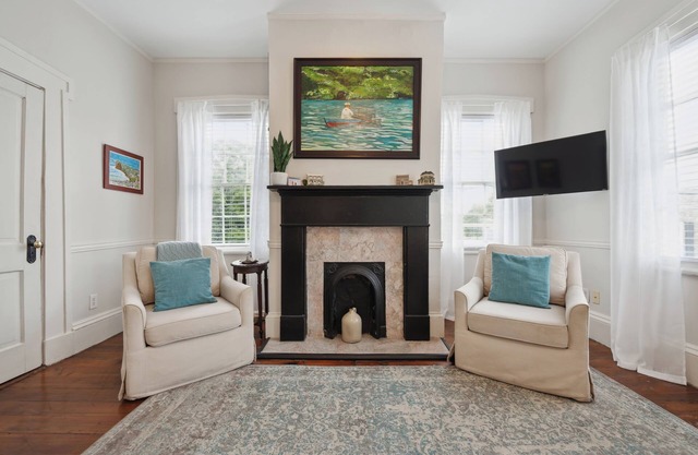 Savannah Canvas Cottage, Near Forsyth Park