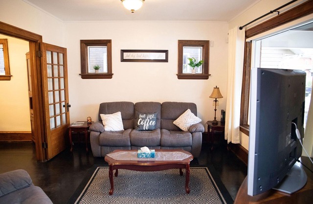 Licensed, charming, private downtown century home with parking