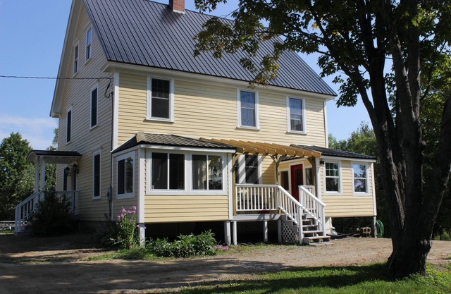Charmant, historique, propriété de Sherman, Maine. Parfait pour pêche et la chasse!