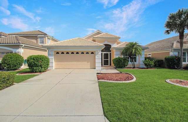 Charming Home In Wexford On The Green - Ibis Paradise