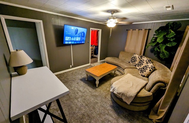 Charming home nestled in the heart of Evansville!