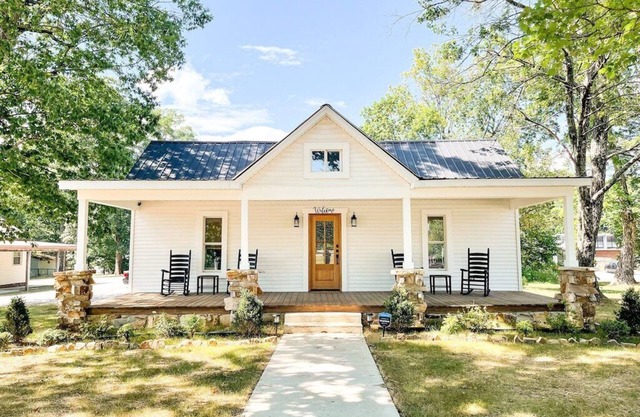 Charming Home w/ Grill and Firepit