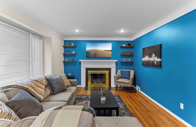 Charming Home, Walkable to Downtown Royal Oak