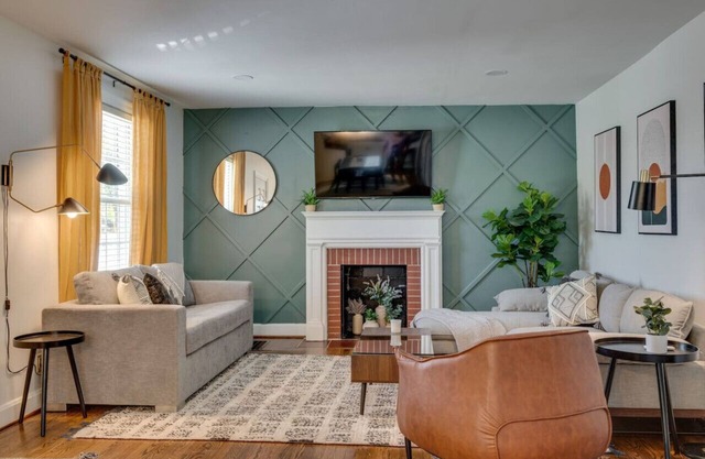 Charming Home with 4 Bedroom, 6 Beds in Hillsboro Village