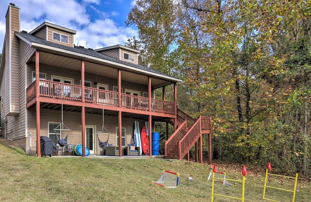 NEW! Charming Home w/ Fire Pit on Lake Sinclair!
