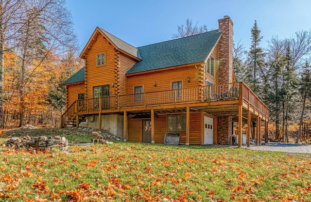 Charmante maison avec table de billard, babyfoot et HOA beach / dock sur le lac Moosehead!