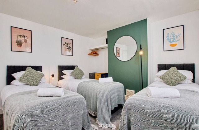 Charming House Great Location Free Parking