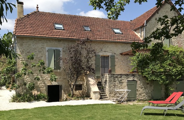 Maison de charme sur propriété avec piscine et jacuzzi