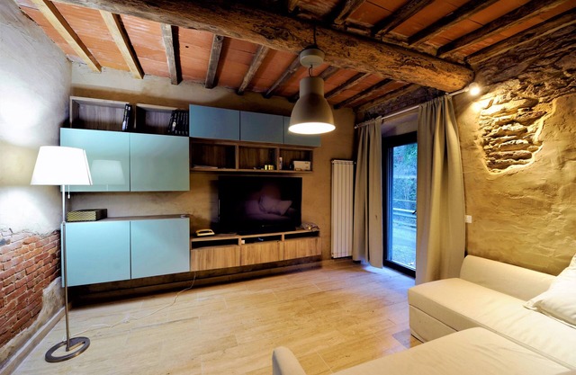 Charmante maison au bord du fleuve, Détente et Nature au pied des Alpes Apuanes